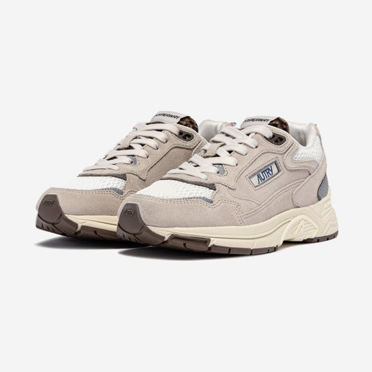 Autry Hyperway WA01 vue de profil, beige sable et gris