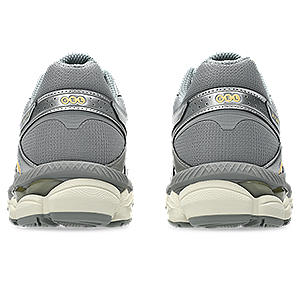 Asics GEL Cumulus 16 Cream / Clay Grey