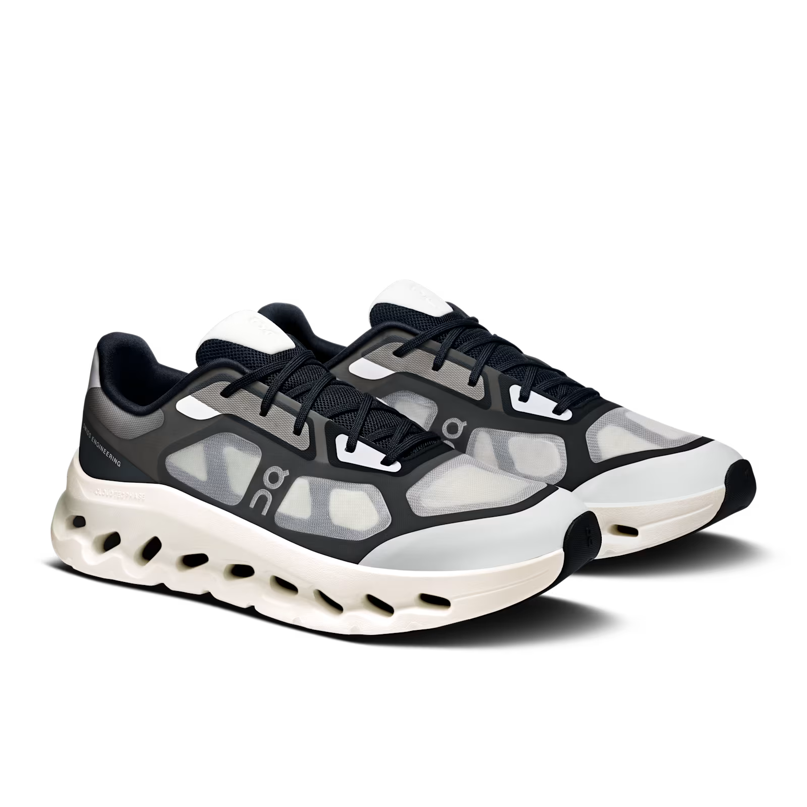 ON Running Cloudtilt Remix Black / Ivory de biais