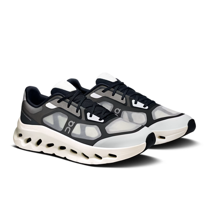 ON Running Cloudtilt Remix Black / Ivory de biais