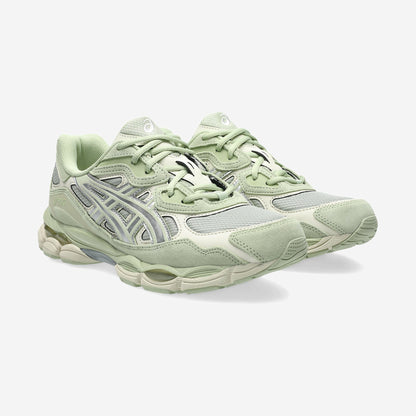 Asics GEL-NYC Sage Frost Pure Silver, vue de profil