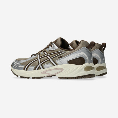 Asics VentX Driftwood Pure Silver, vue de trois-quarts