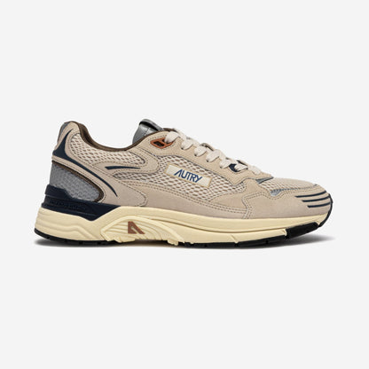 Autry Hyperway CI05, running rétro chunky en beige sable, gris et bleu marine, chez For The Week à Ajaccio