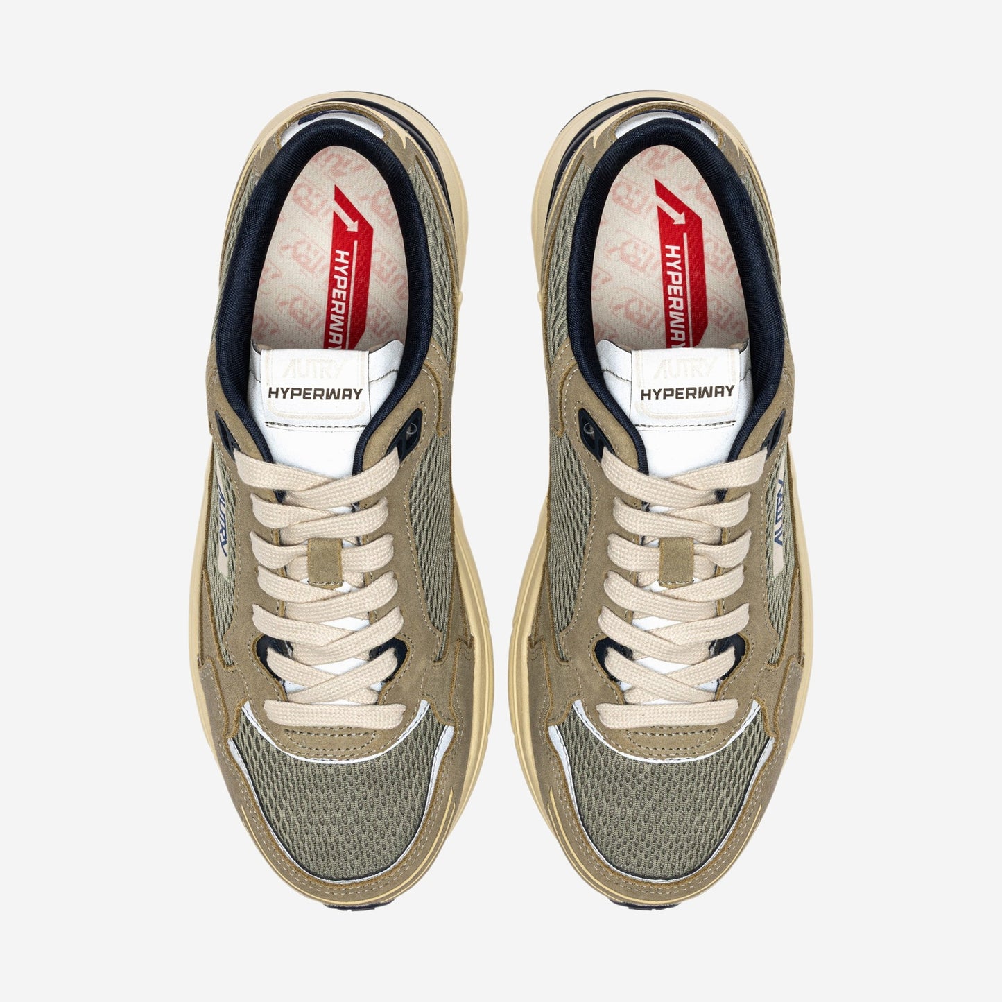 Autry Hyperway CI09 vue de trois-quarts, silhouette running rétro chunky
