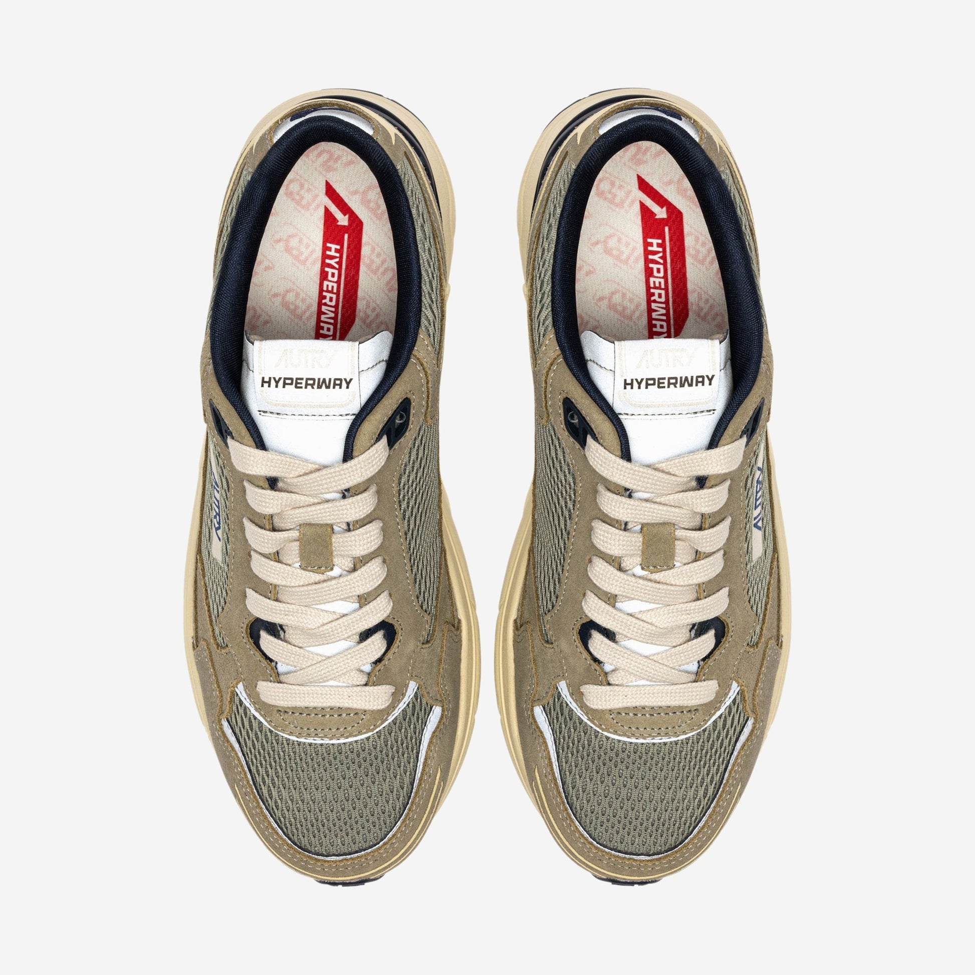 Autry Hyperway CI09 vue de trois-quarts, silhouette running rétro chunky