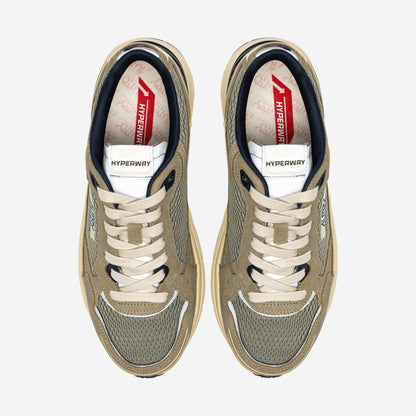 Autry Hyperway CI09 vue de trois-quarts, silhouette running rétro chunky