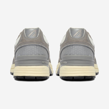 Autry Hyperway SA05 vue de trois-quarts, silhouette chunky running années 80
