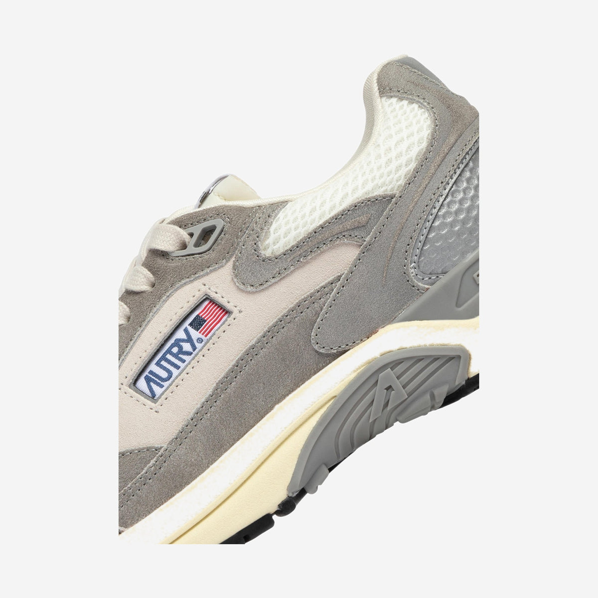 Autry Hyperway SA05 vue de dessus, laçage écru et mesh crème
