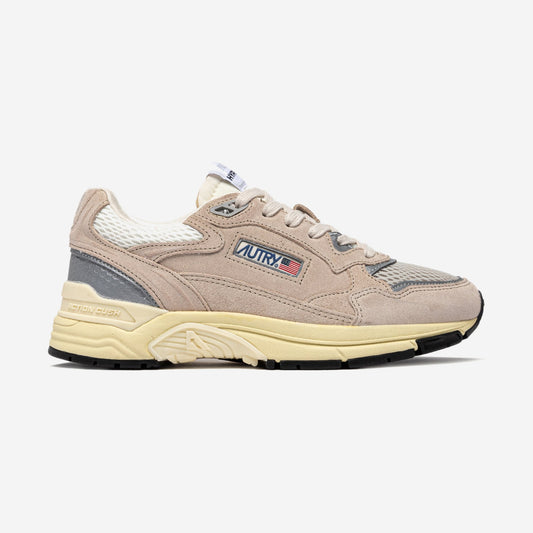 Autry Hyperway UM03, running rétro chunky en blanc cassé, mesh crème et daim taupe, chez For The Week à Ajaccio