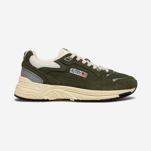 Autry Hyperway UM24, running rétro chunky en kaki, crème et gris, chez For The Week à Ajaccio