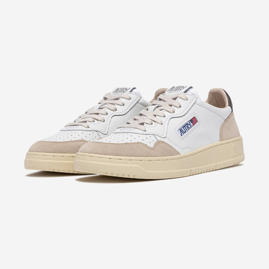 Autry Medalist LS01 vue de profil, blanc et talon taupe