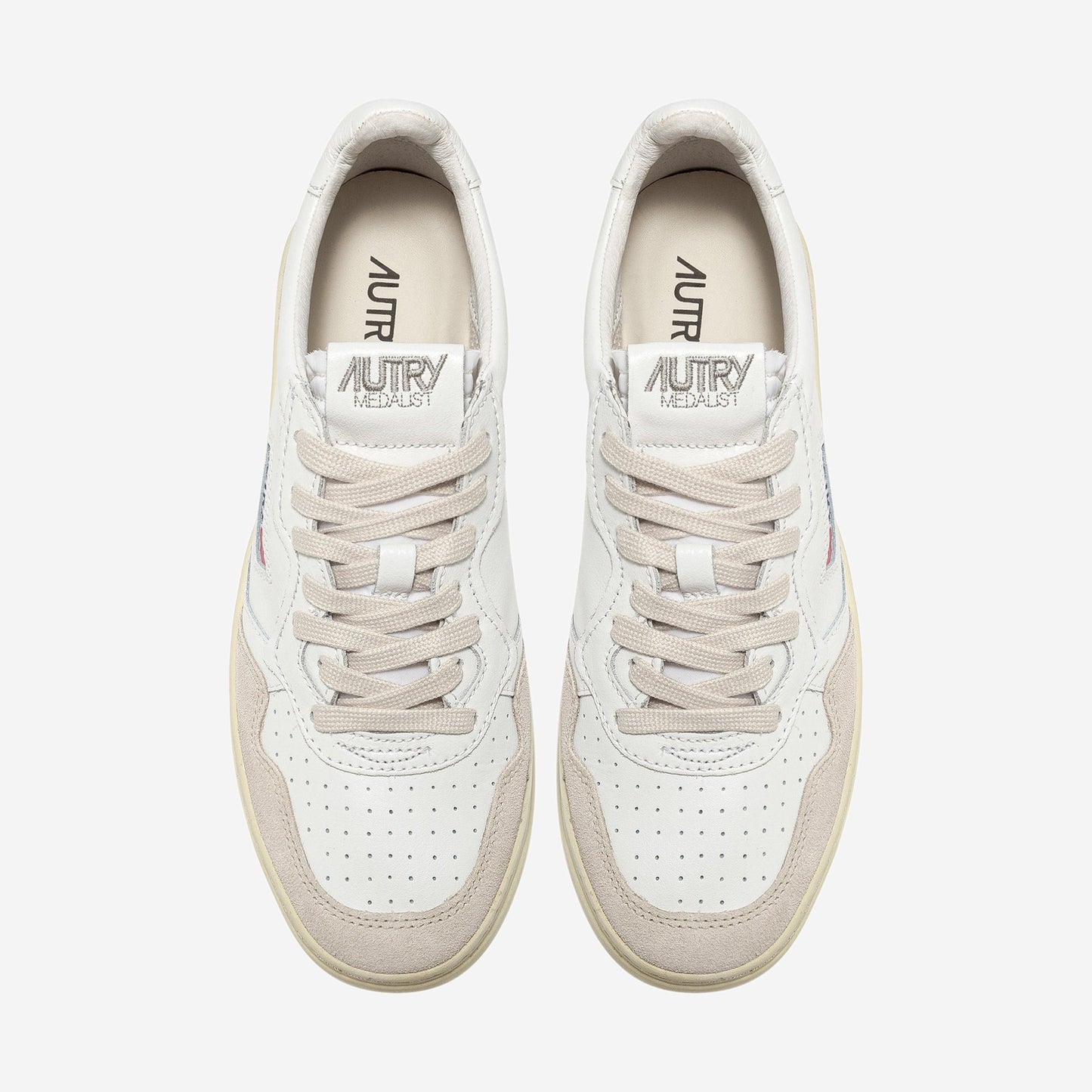 Autry Medalist LS33 vue de trois-quarts, silhouette sneaker basse rétro