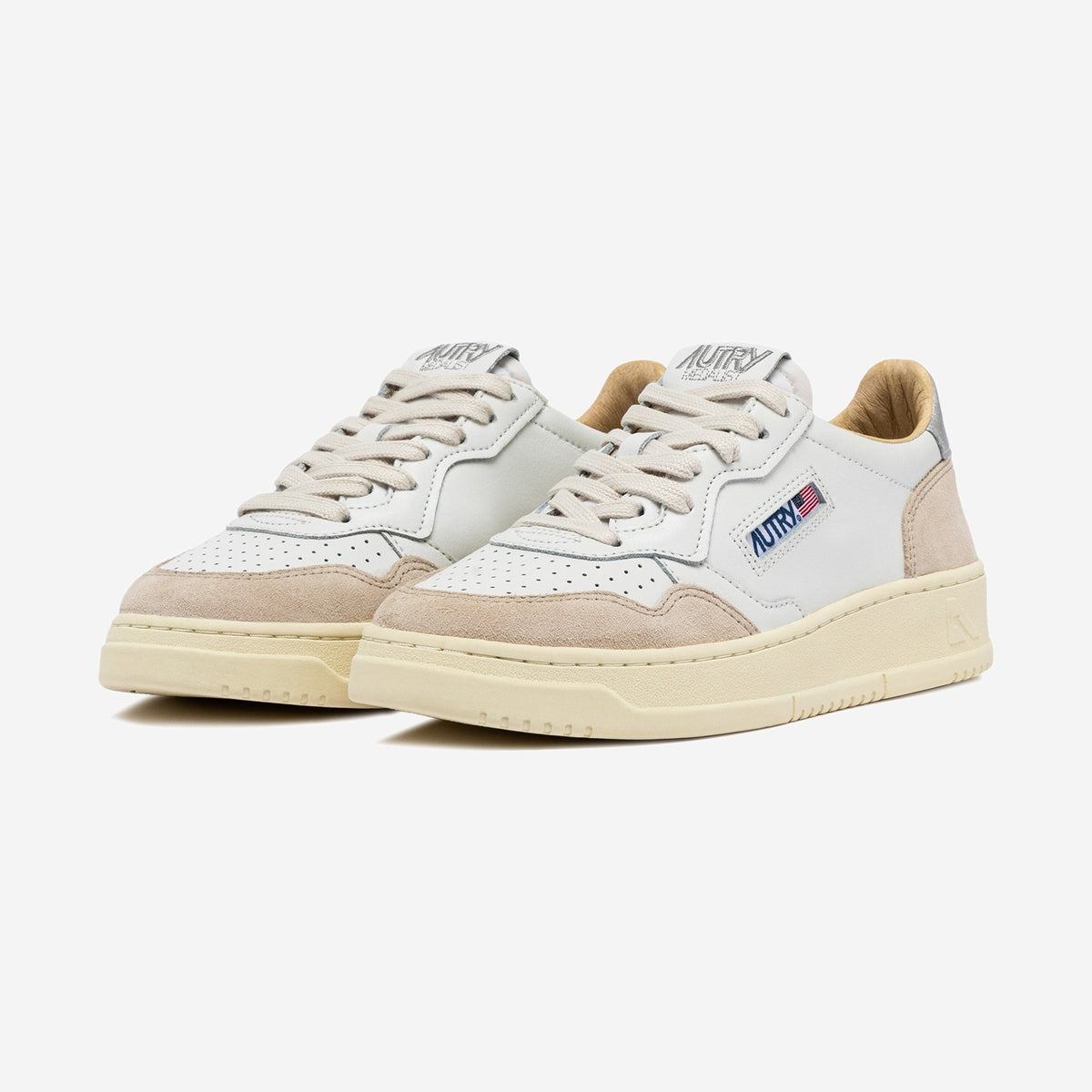 Autry Medalist LS74 vue de trois-quarts, silhouette sneaker basse rétro
