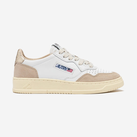 Autry Medalist LS75, sneaker basse rétro en blanc et daim taupe, chez For The Week à Ajaccio