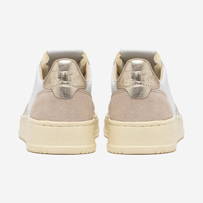 Autry Medalist LS75 vue de trois-quarts, silhouette sneaker basse rétro