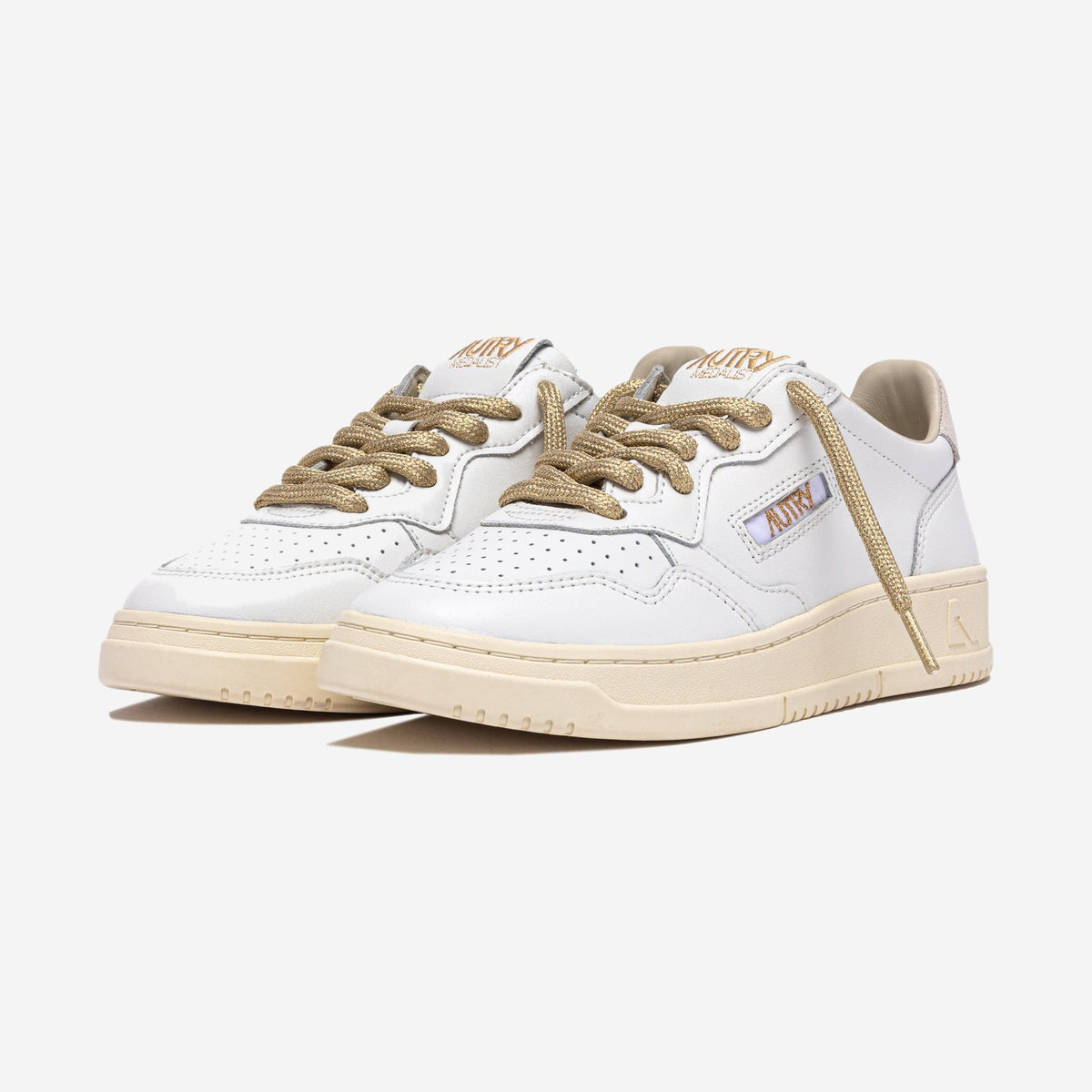 Autry Medalist SW01 vue de trois-quarts, silhouette sneaker basse rétro