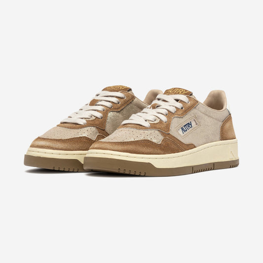 Autry Medalist YB01 vue de profil, daim beige et brun