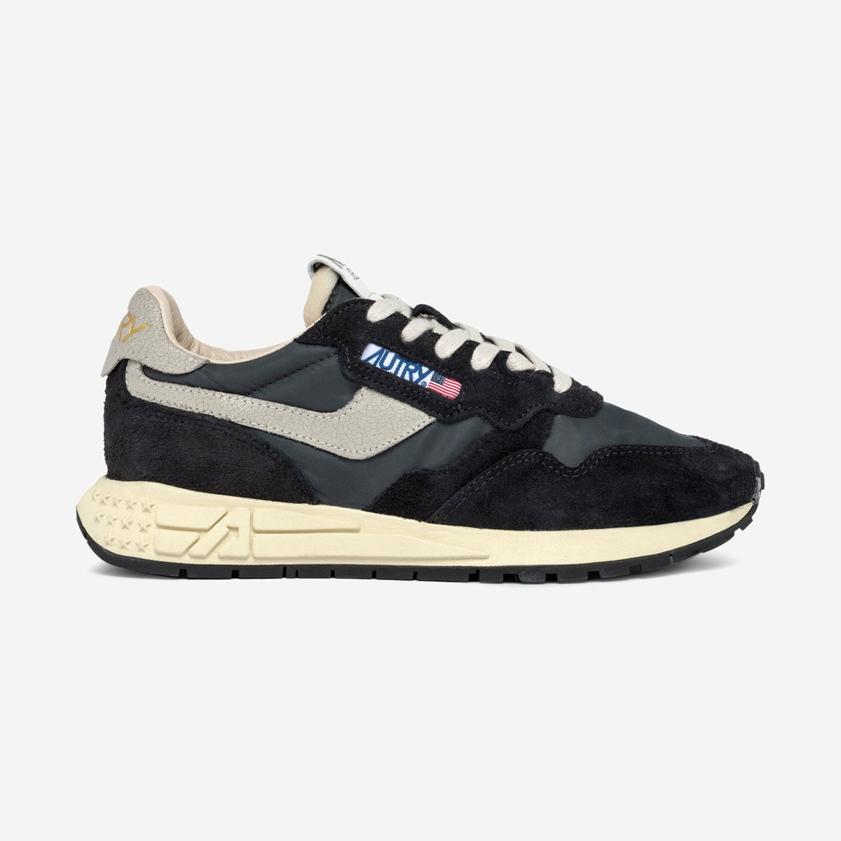 Autry Reelwind NC05, sneaker rétro-running en daim noir et crème, chez For The Week à Ajaccio