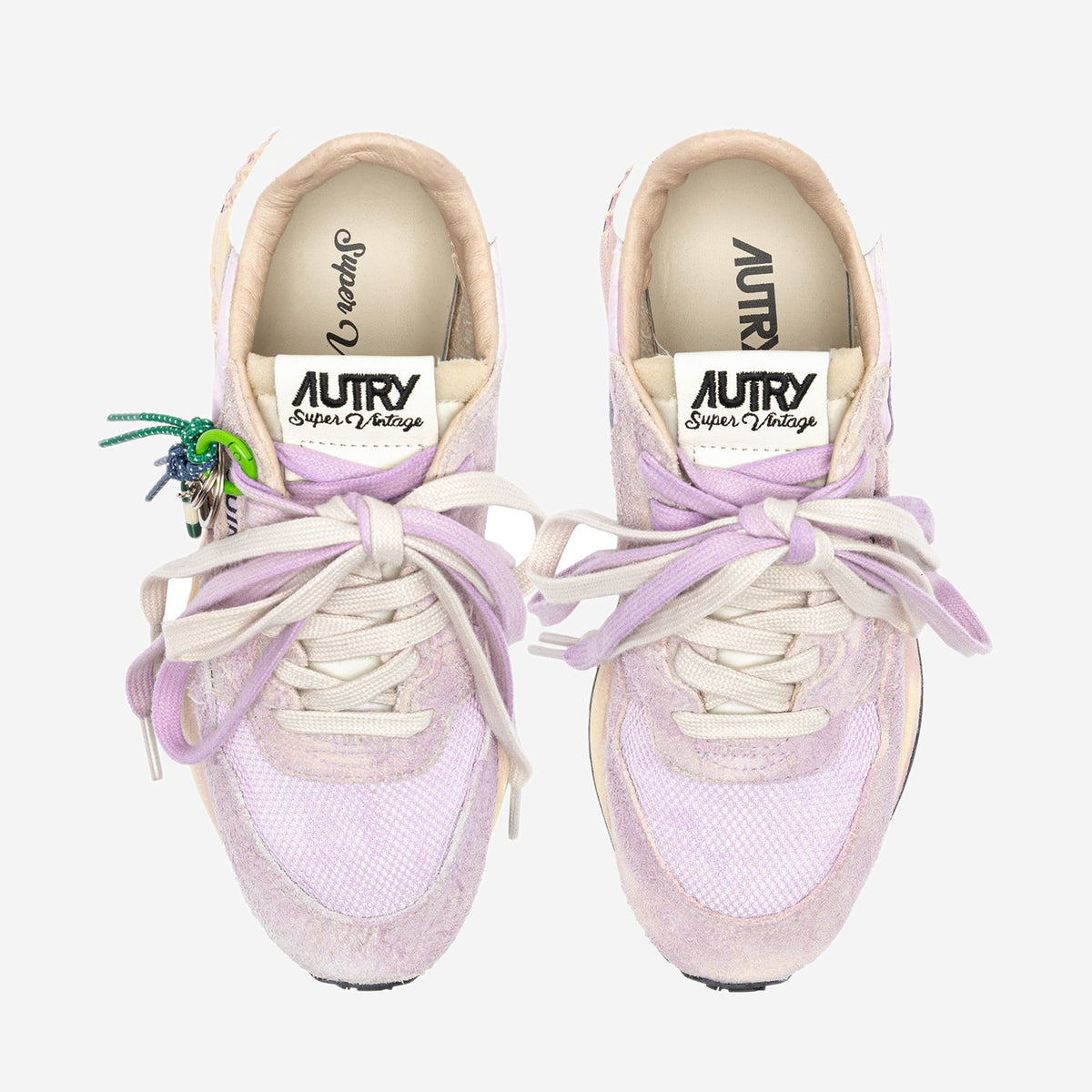 Autry Reelwind Super Vintage YS06 vue de trois-quarts, silhouette rétro-running vintage
