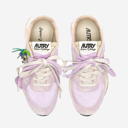 Autry Reelwind Super Vintage YS06 vue de trois-quarts, silhouette rétro-running vintage