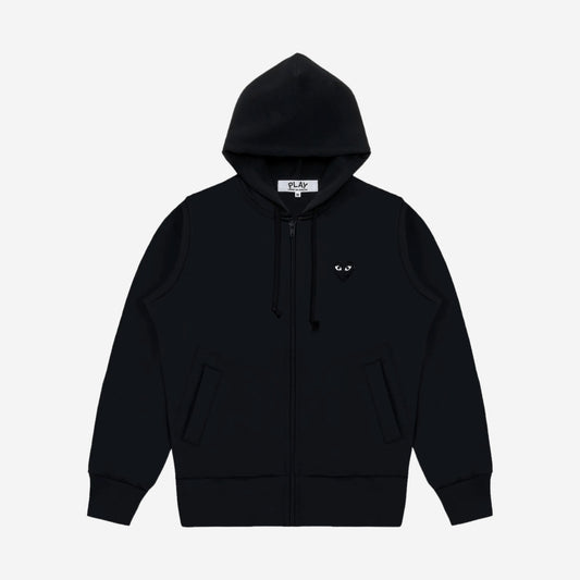 CDG Play Sweat zippé à capuche Black Heart Noir, vue de face, cœur noir brodé sur la poitrine