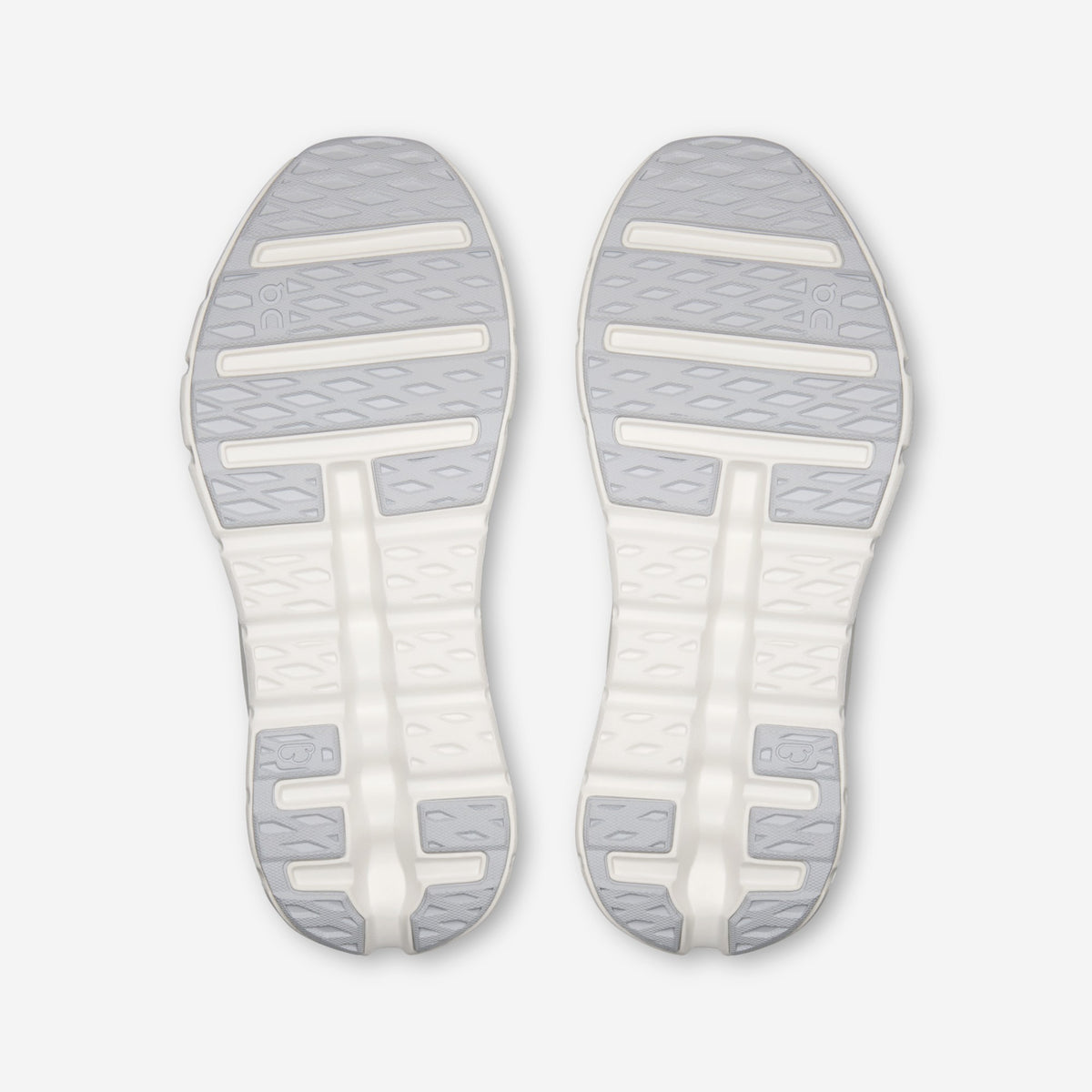 On Running Cloudtilt Alloy Silver, semelle CloudTec, chez Size Ajaccio