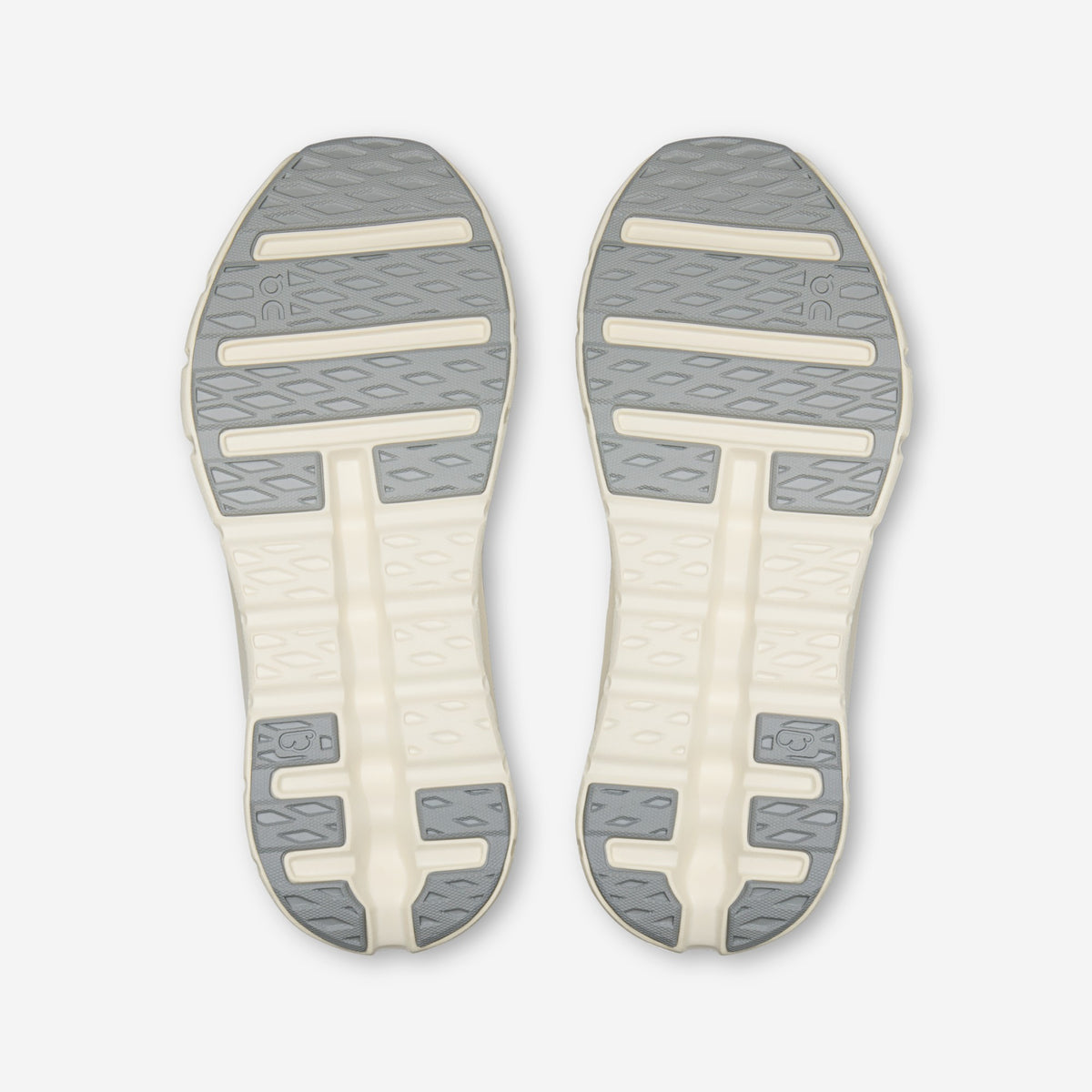 On Running Cloudtilt Arc Alloy Ivory, semelle CloudTec, chez Size Ajaccio
