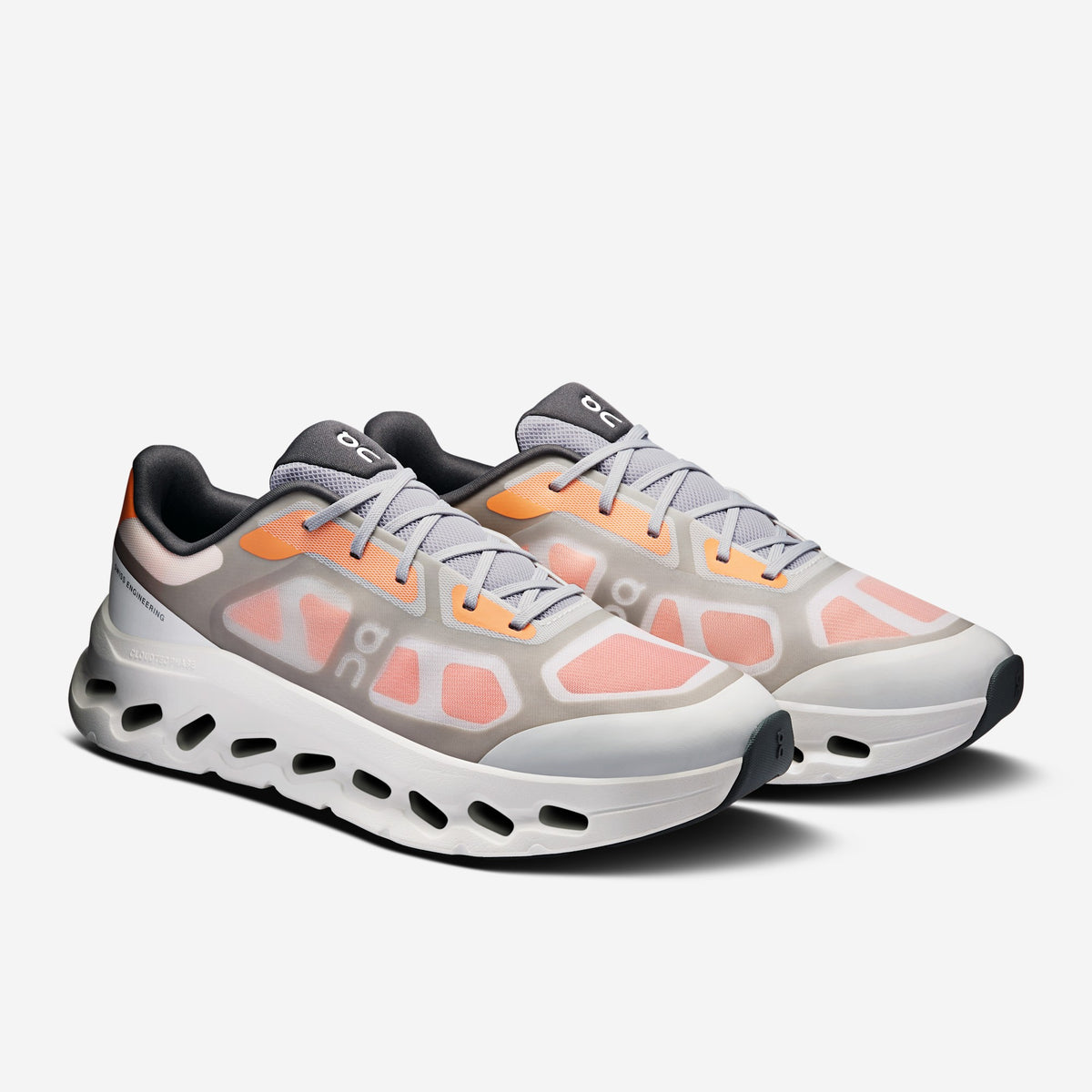 On Running Cloudtilt Remix Autumn Ivory, paire trois-quarts, chez Size Ajaccio