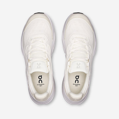 On Running Cloudnova Rift White / Ice, vue de trois-quarts