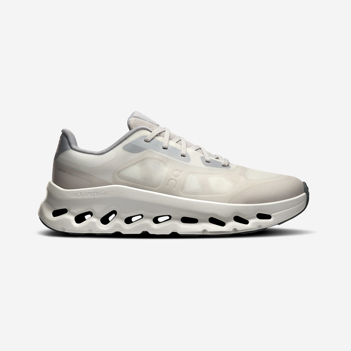 On Running Cloudtilt Remix Alloy / Ivory, sneaker Cloudtilt Remix, disponible chez Size à Ajaccio