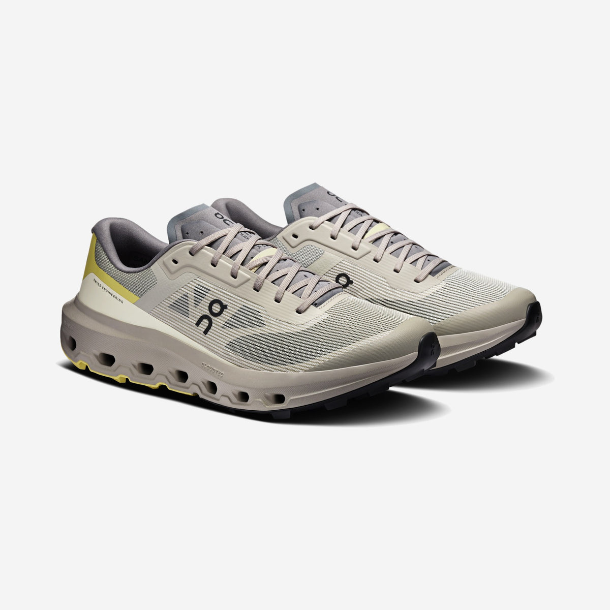On Running Cloudvista 3 Brume Acacia, trois-quarts, chez Size Ajaccio