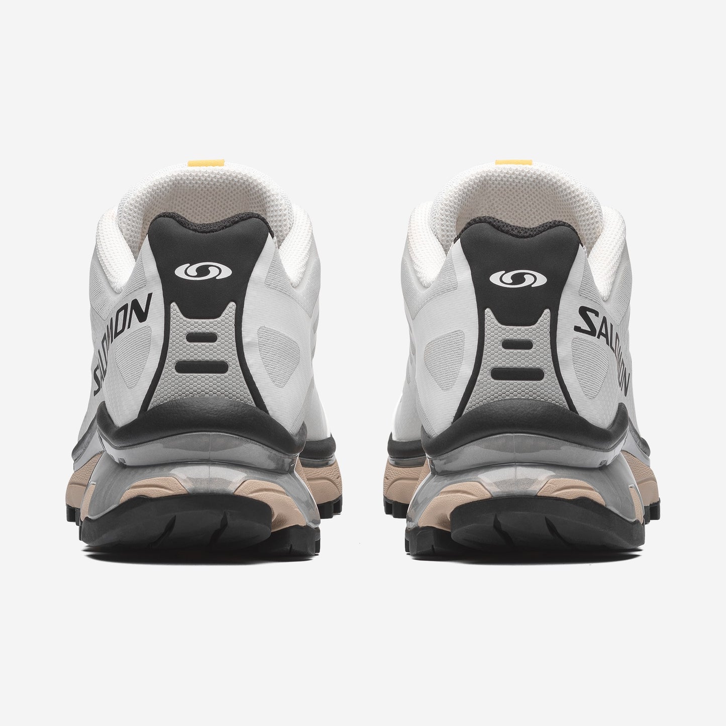 Salomon XT4 OG White Black, vue de trois-quarts