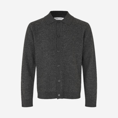 Cardigan Sarichard Dark Grey Mel. en laine mérinos, packshot de face, Samsøe Samsøe chez For The Week à Ajaccio