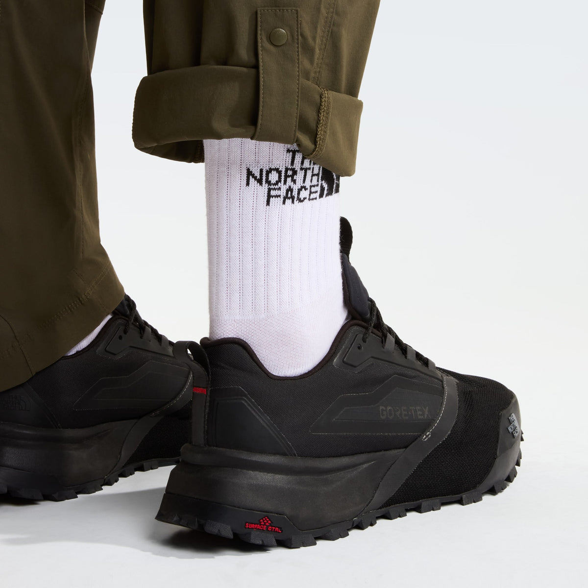 The North Face Pantalon Exploration Kaki, ourlet retroussé, chez For The Week Ajaccio
