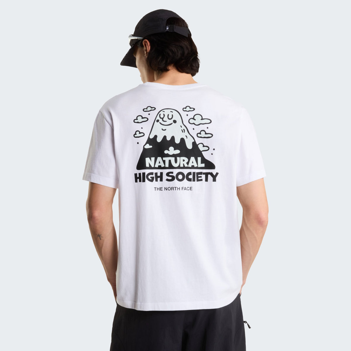 The North Face T-shirt Natural High Society Blanc, porté de dos, chez For The Week Ajaccio