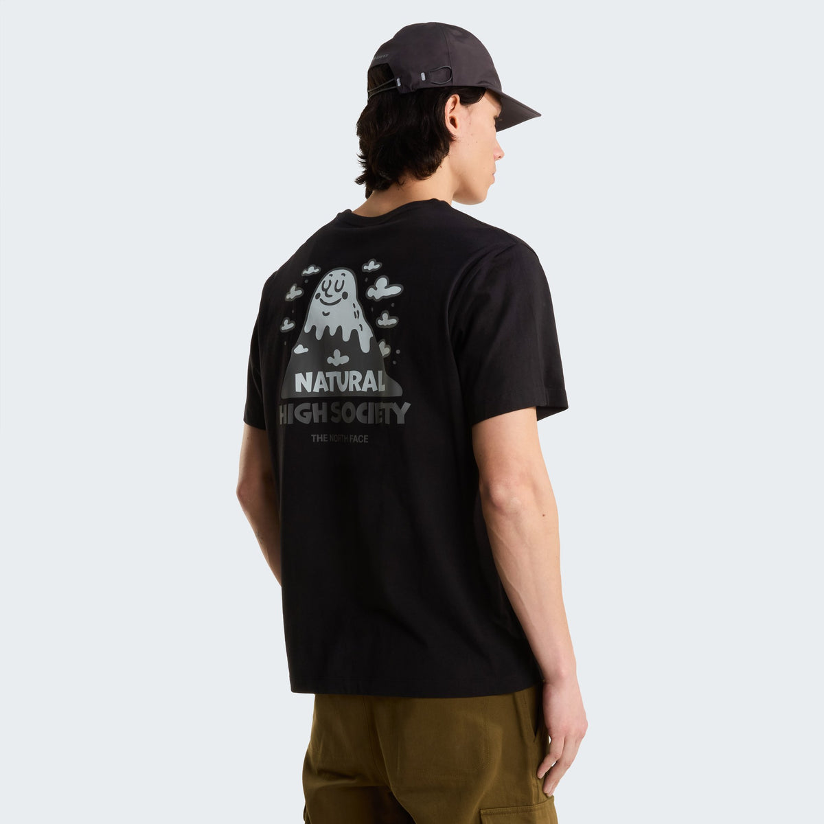 The North Face T-shirt Natural High Society Noir, porté de dos, chez For The Week Ajaccio