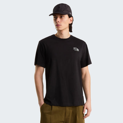 The North Face T-shirt Natural High Society Noir, porté de face, chez For The Week Ajaccio