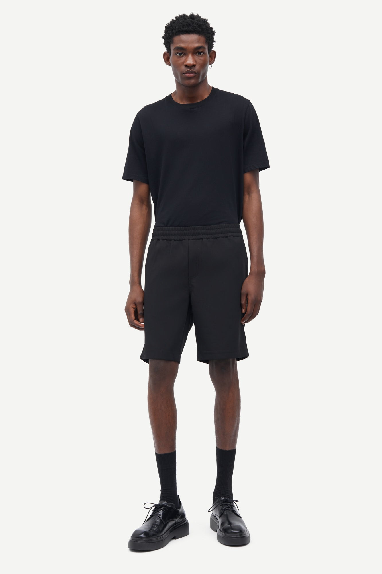 Samsoe Samsoe Smith Short black vue de face porté plan large